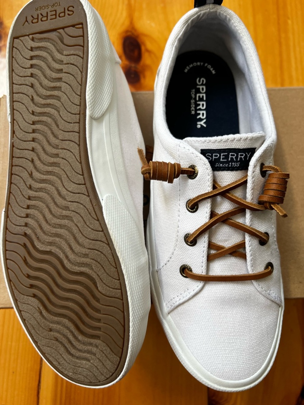 Sperry Pier Wave LTT WOMENS WHITE. SZ 9 - Picture 2 of 5